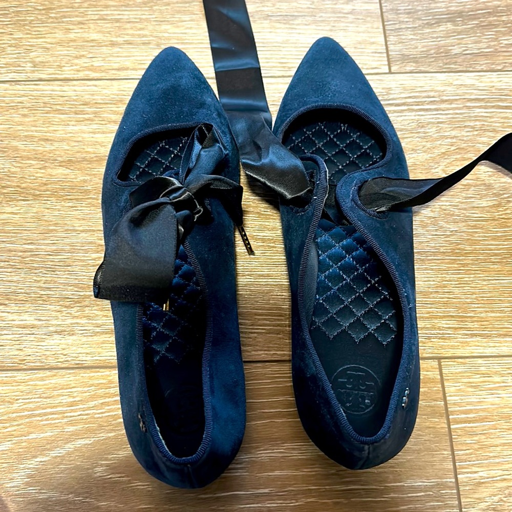 Tory Burch flats with ribbon laces size 7
